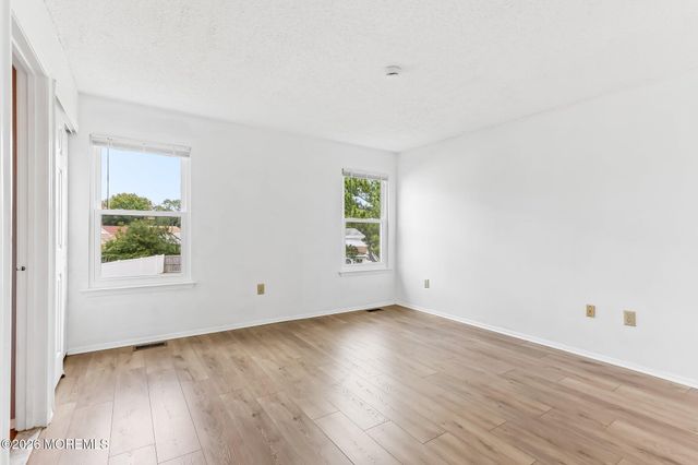 25 Longbrook Lane, Freehold, NJ 07728