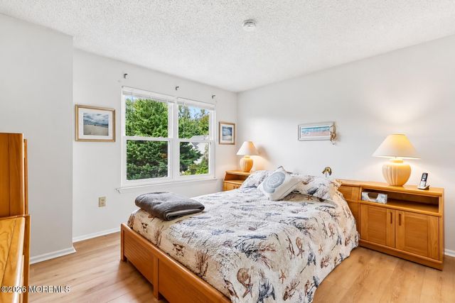 25 Longbrook Lane, Freehold, NJ 07728