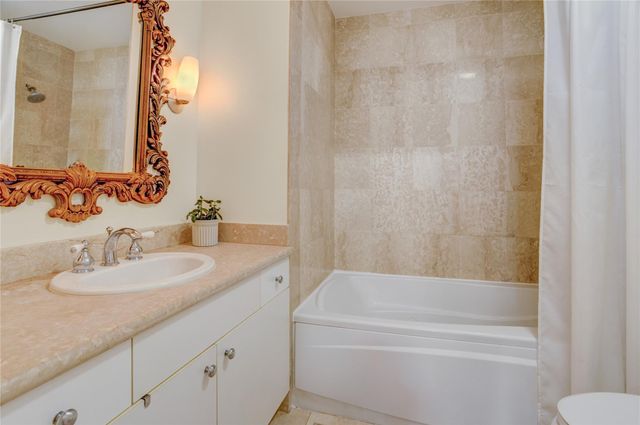 915 Franklin Street 8B, Houston, TX 77002
