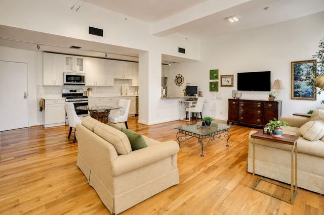 915 Franklin Street 8B, Houston, TX 77002