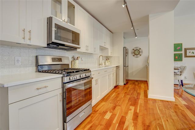 915 Franklin Street 8B, Houston, TX 77002