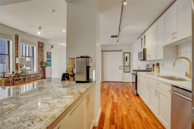 915 Franklin Street 8B, Houston, TX 77002