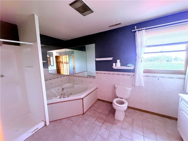 5945 Ward Road, Lewiston, NY 14132