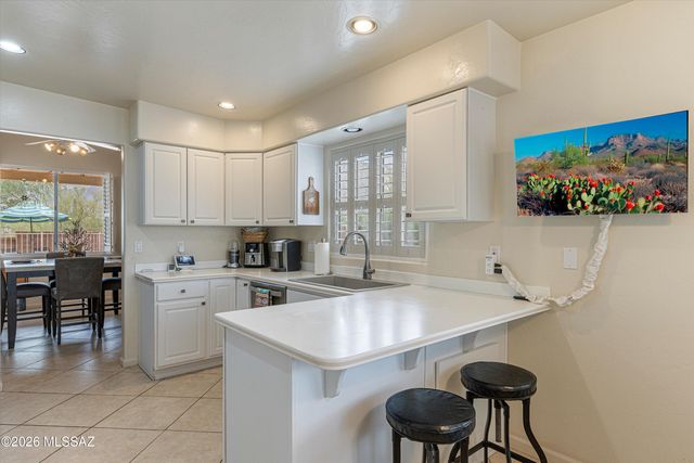 5555 N Crescent Ridge Drive, Tucson, AZ 85718
