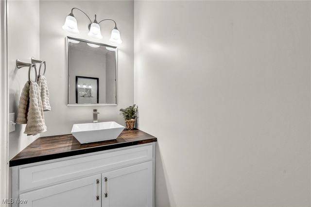 12105 Girdled Road, Concord, OH 44077