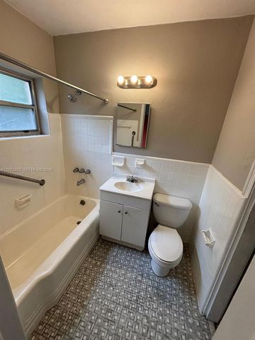 520 SW 4th St 11, Miami, FL 33130