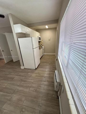 520 SW 4th St 11, Miami, FL 33130