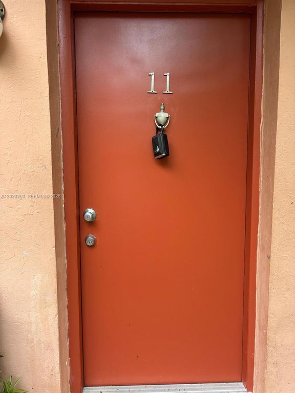520 SW 4th St 11, Miami, FL 33130