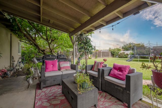 814 W Vassar Avenue, Fresno, CA 93705
