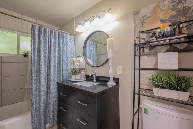 814 W Vassar Avenue, Fresno, CA 93705