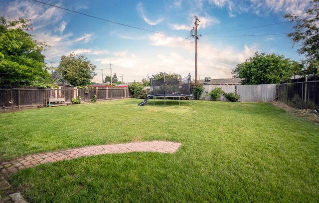 814 W Vassar Avenue, Fresno, CA 93705