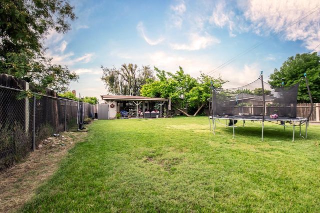 814 W Vassar Avenue, Fresno, CA 93705