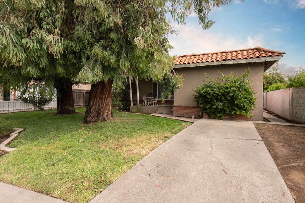 814 W Vassar Avenue, Fresno, CA 93705