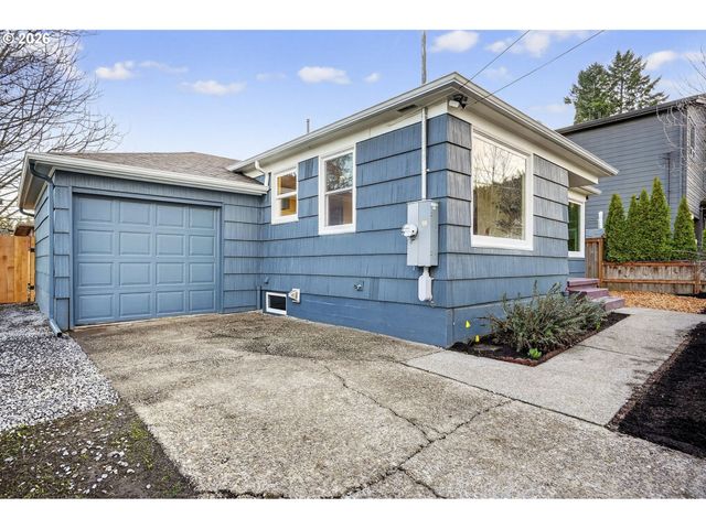 7618 Se CLAY St, Portland, OR 97215