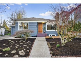 7618 Se CLAY St, Portland, OR 97215