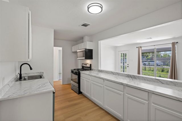 7817 Woodlyn Road, Houston, TX 77028