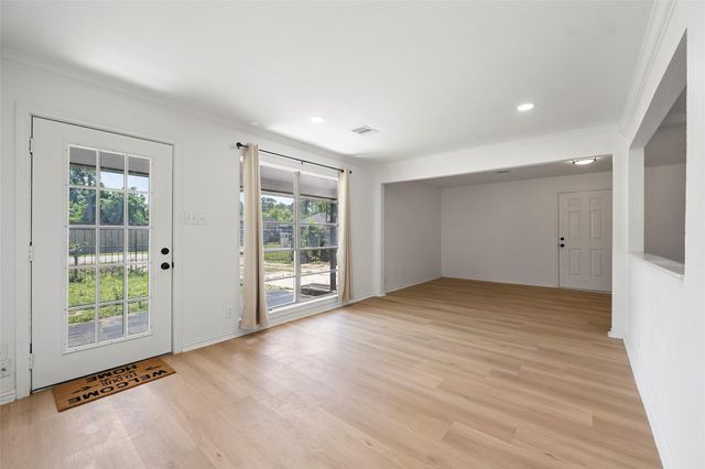 7817 Woodlyn Road, Houston, TX 77028