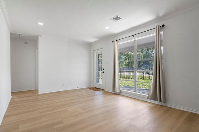 7817 Woodlyn Road, Houston, TX 77028