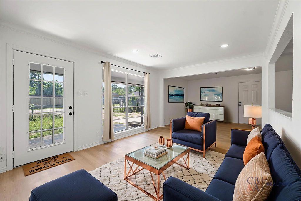 7817 Woodlyn Road, Houston, TX 77028