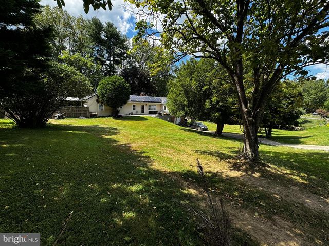 2 PIPING ROCK DR, Silver Spring, MD 20905