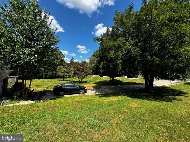 2 PIPING ROCK DR, Silver Spring, MD 20905