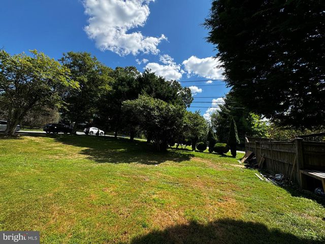 2 PIPING ROCK DR, Silver Spring, MD 20905