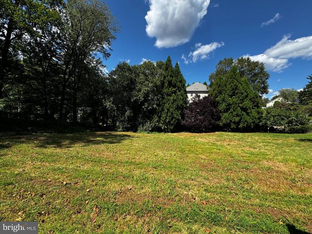 2 PIPING ROCK DR, Silver Spring, MD 20905