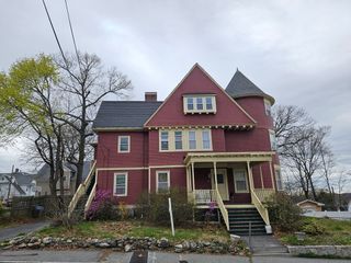 45 Harvard St #5 3rd fl, Lowell, MA 01851