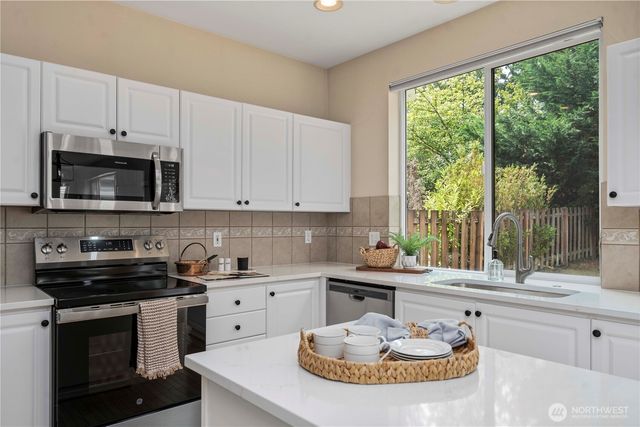27345 245th Avenue SE, Maple Valley, WA 98038