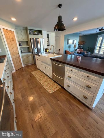 101 BEACHSIDE DR, Stevensville, MD 21666