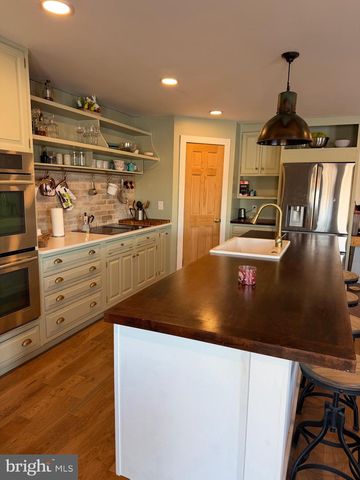 101 BEACHSIDE DR, Stevensville, MD 21666