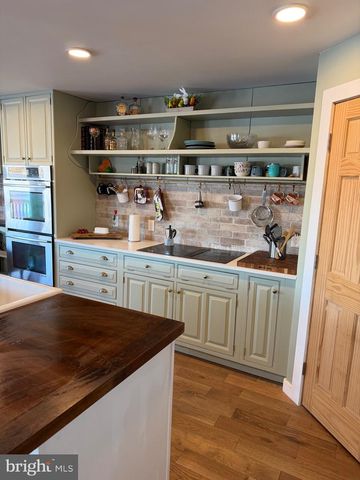 101 BEACHSIDE DR, Stevensville, MD 21666