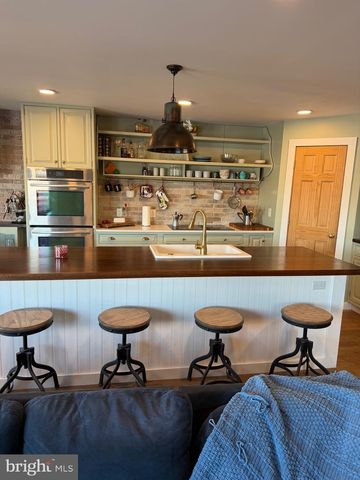 101 BEACHSIDE DR, Stevensville, MD 21666