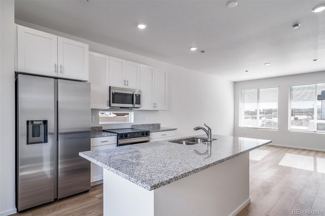 46573 Sunflower Lane, Bennett, CO 80102