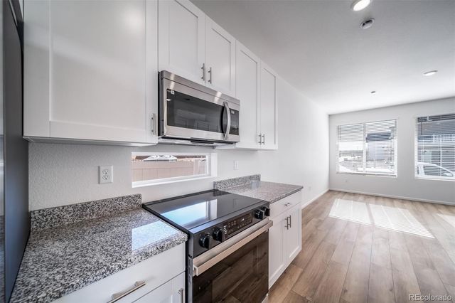 46573 Sunflower Lane, Bennett, CO 80102