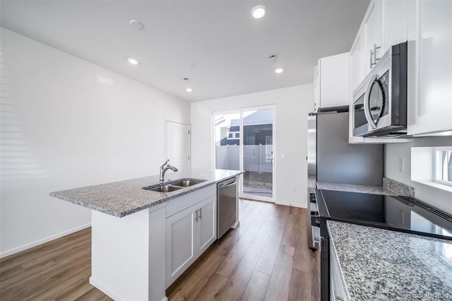 46573 Sunflower Lane, Bennett, CO 80102