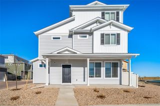 46573 Sunflower Lane, Bennett, CO 80102