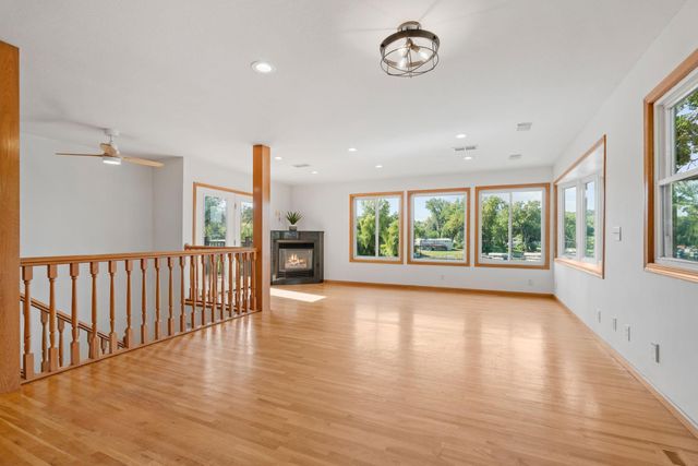 14858 Oakland Beach Avenue SE, Prior Lake, MN 55372