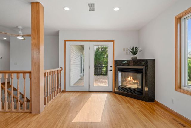 14858 Oakland Beach Avenue SE, Prior Lake, MN 55372