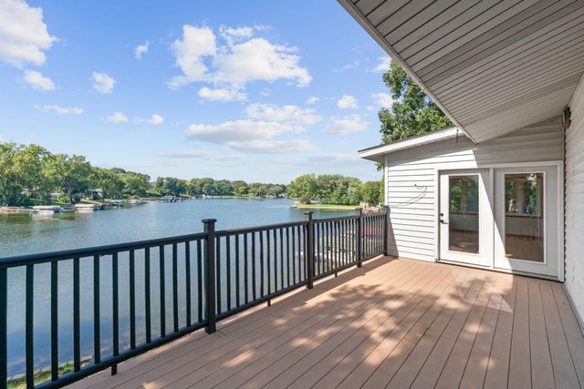 14858 Oakland Beach Avenue SE, Prior Lake, MN 55372