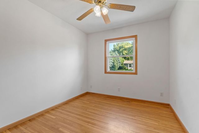 14858 Oakland Beach Avenue SE, Prior Lake, MN 55372