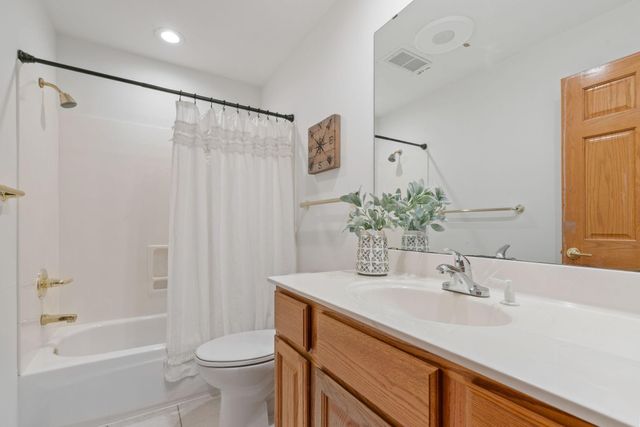 14858 Oakland Beach Avenue SE, Prior Lake, MN 55372