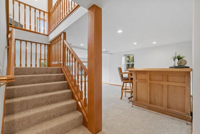 14858 Oakland Beach Avenue SE, Prior Lake, MN 55372