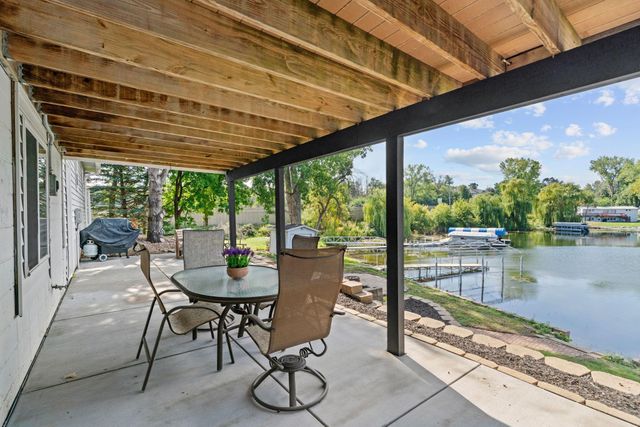 14858 Oakland Beach Avenue SE, Prior Lake, MN 55372