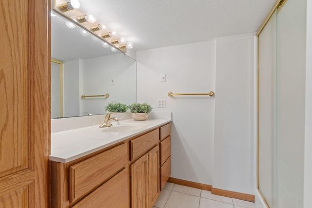 14858 Oakland Beach Avenue SE, Prior Lake, MN 55372