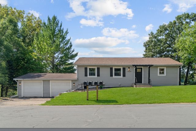 14858 Oakland Beach Avenue SE, Prior Lake, MN 55372