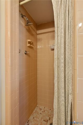 3 Raven Rock Ct, Henrico, VA 23229
