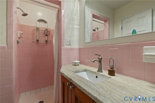 3 Raven Rock Ct, Henrico, VA 23229