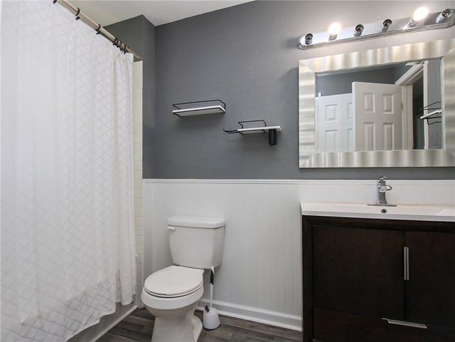 5411 E 100th Street, Kansas City, MO 64137