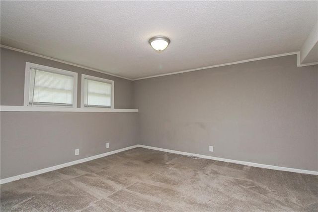 5411 E 100th Street, Kansas City, MO 64137